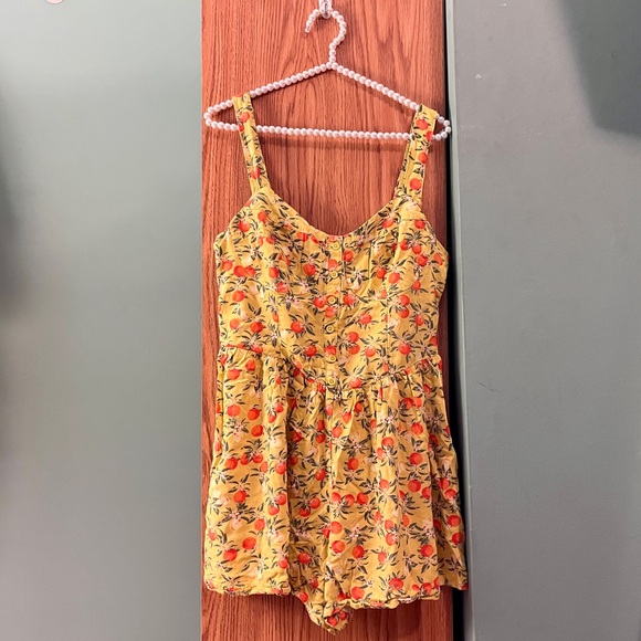 Wild Fable Women's Yellow Romper with Fruit Print Size L - Picture 5 of 6